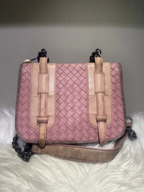 Pre-loved Bottega Veneta Intrecciato Pink Leather Crossbody Bag