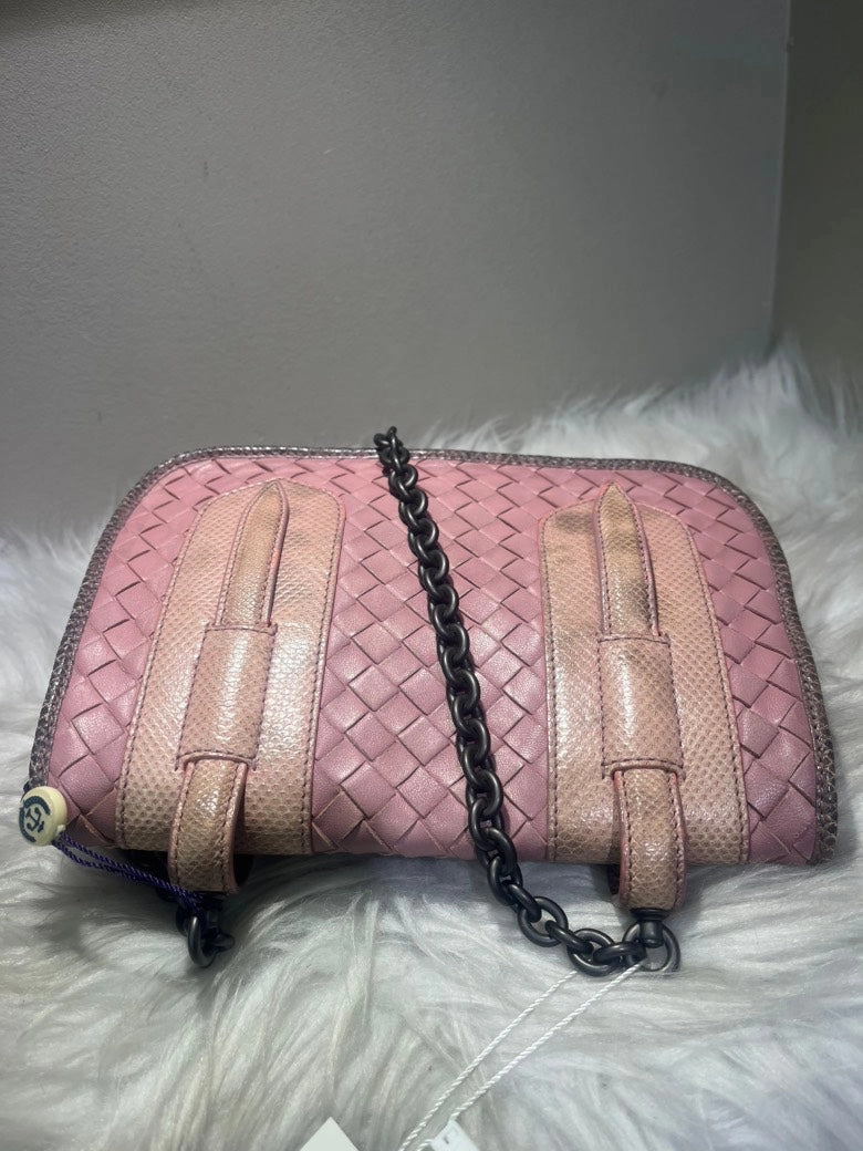 Pre-loved Bottega Veneta Intrecciato Pink Leather Crossbody Bag