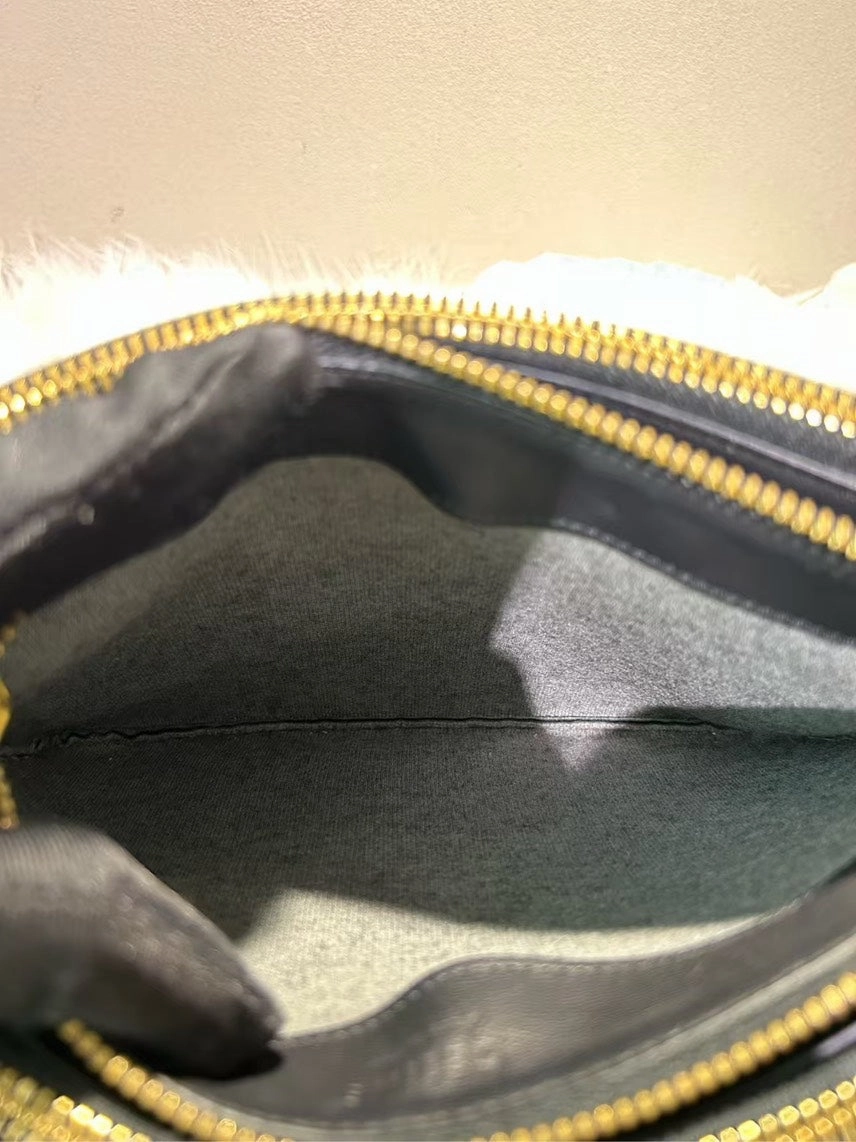 Pre-loved CELINE Trio Black Crossbody Bag - Leather, Medium