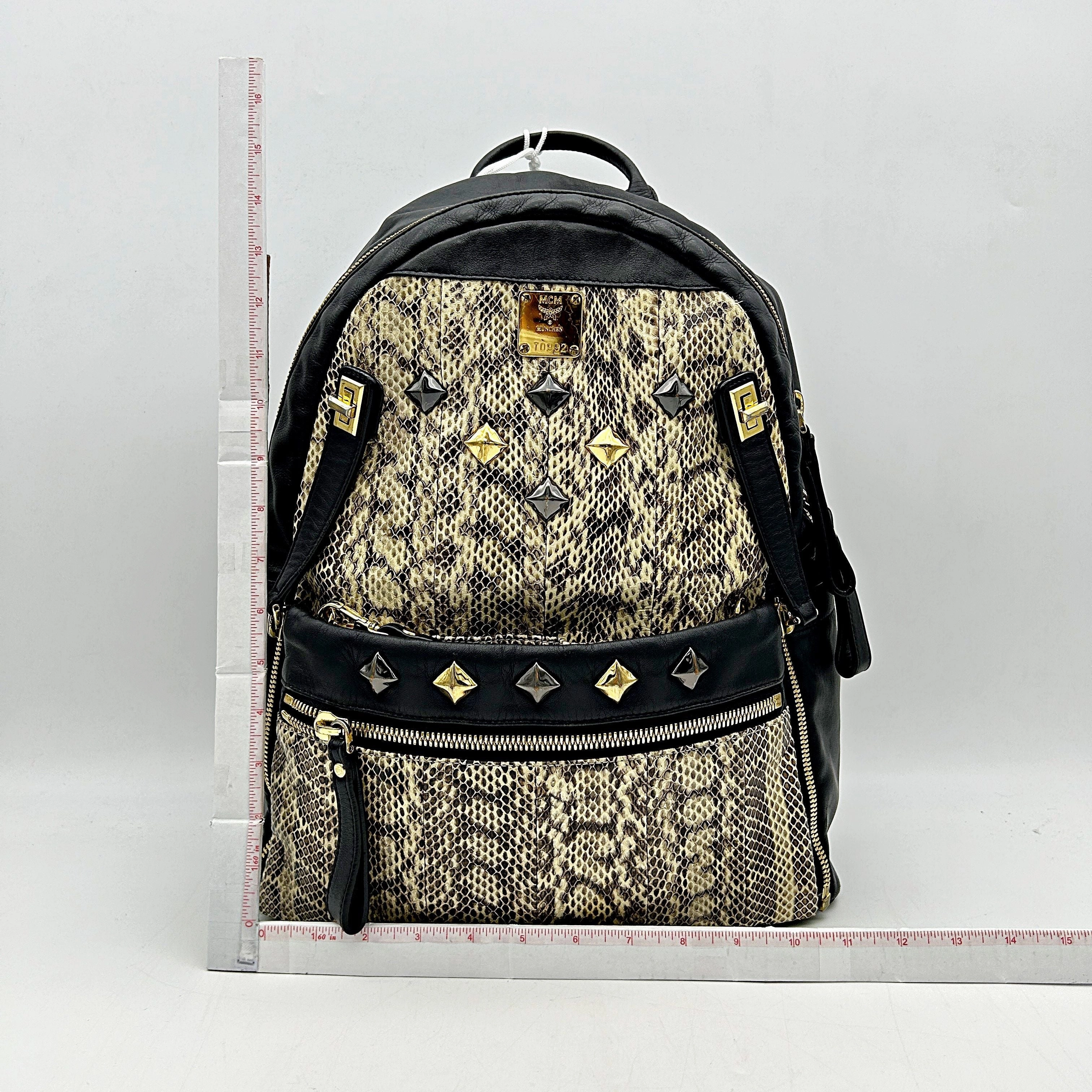 Pre- Mcm Large Backpack Unisex  LA7812