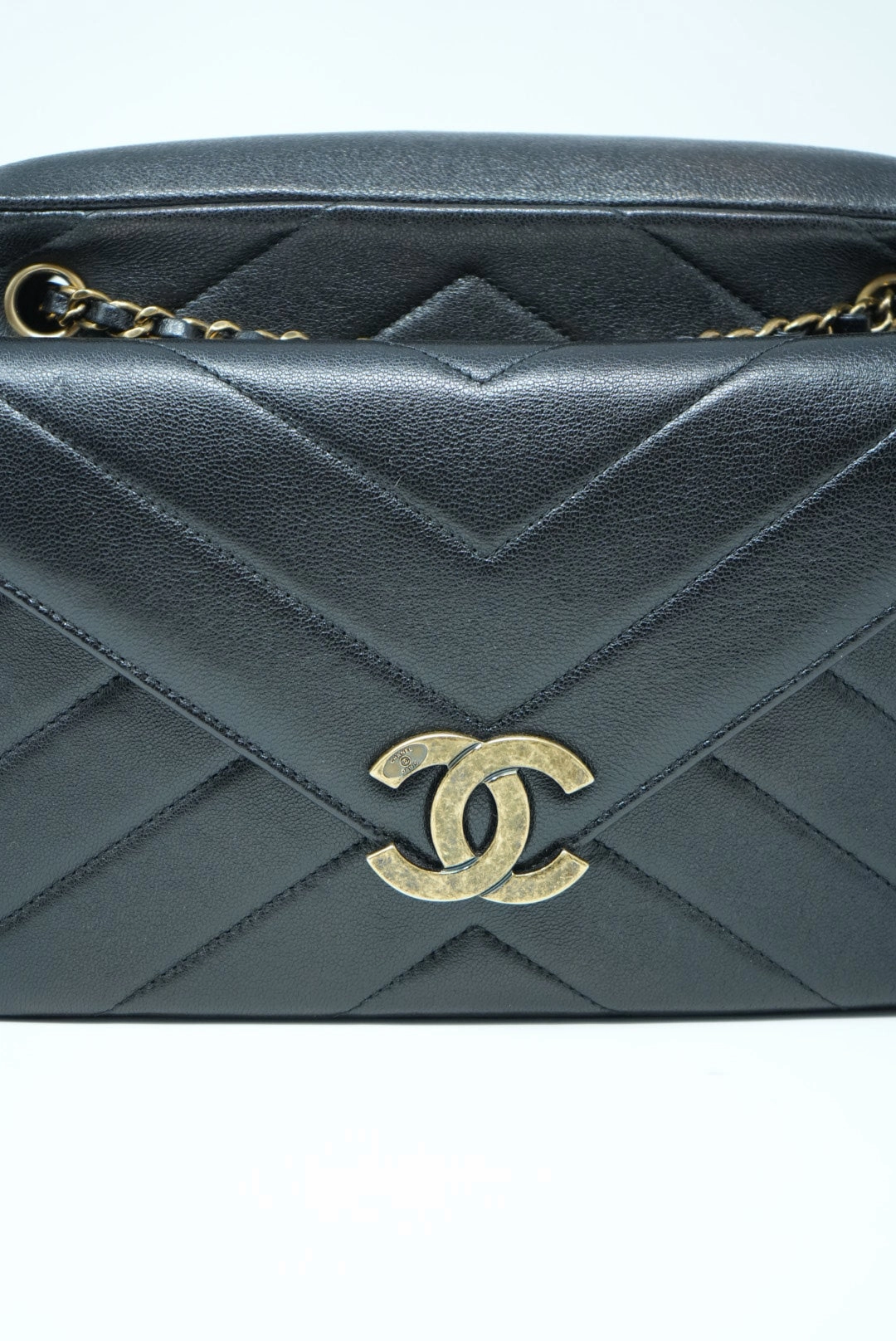 Pre-Owned Chanel Black Camera Crossbody/Shoulder Bag