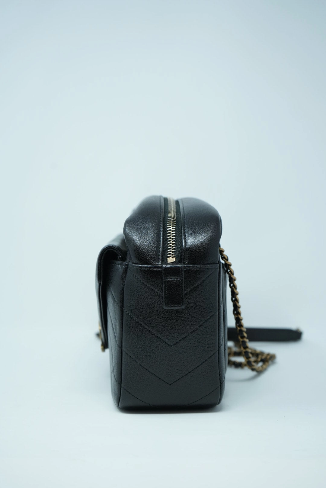 Pre-Owned Chanel Black Camera Crossbody/Shoulder Bag