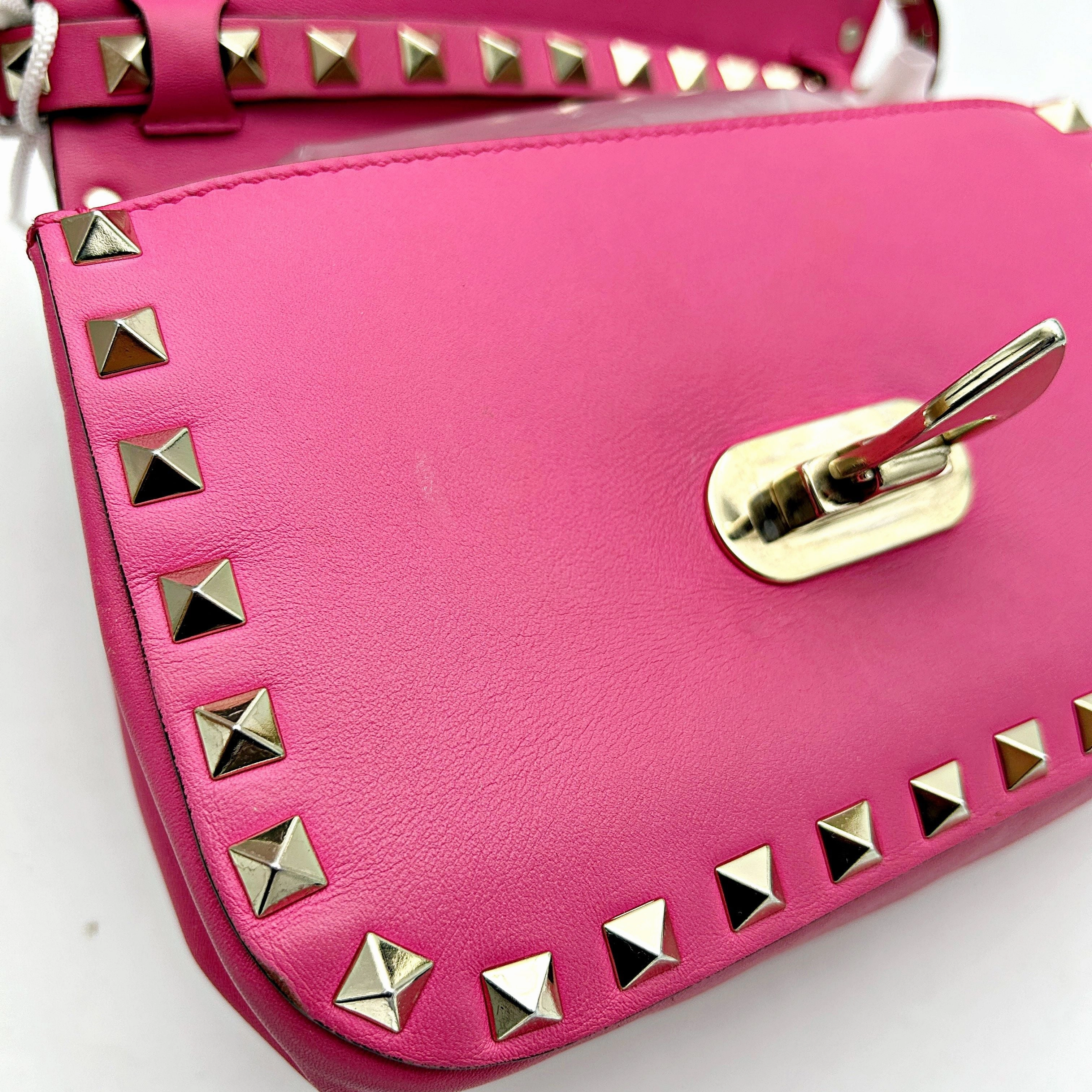 Pre-owned VALENTINO GARAVANI Vitello Mini Rockstud Flap Saddle Crossbody Bag Fuxia  LA9979