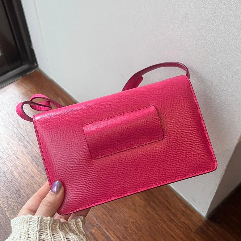 Preloved Ferragamo Vera Leather Crossbody Bag AG275 in Pink