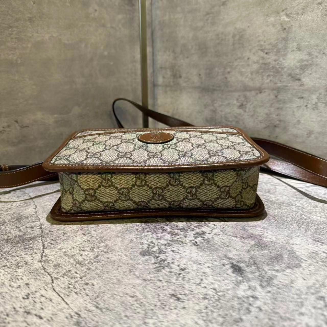 Preloved Gucci retro camera crossbody bag