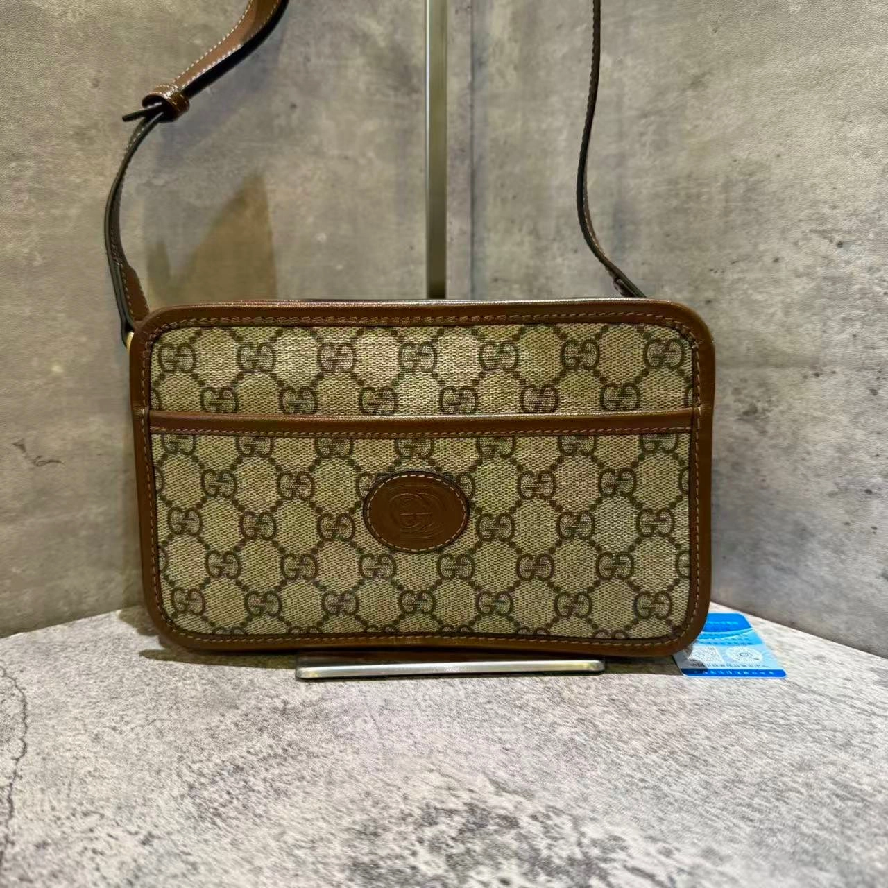Preloved Gucci retro camera crossbody bag