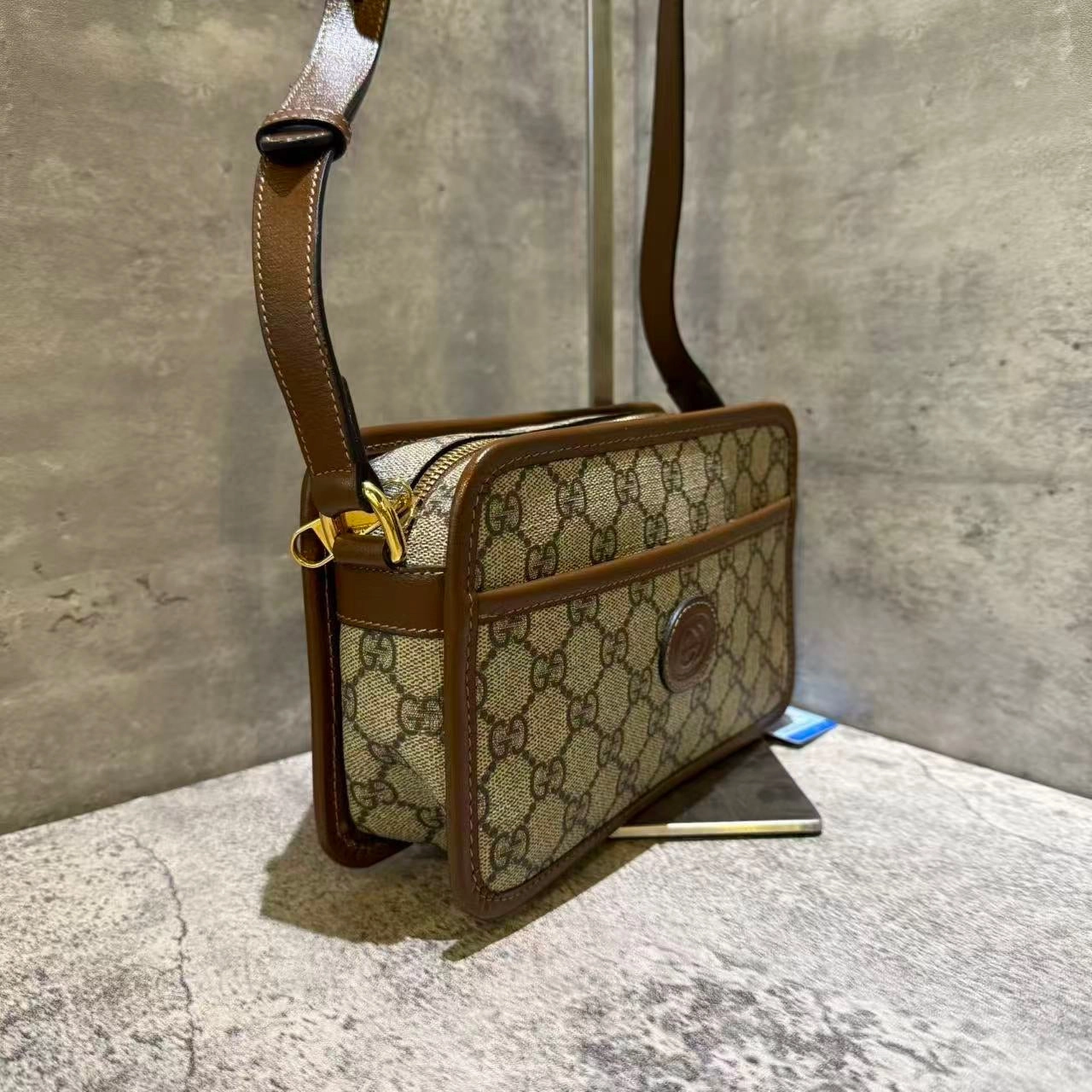 Preloved Gucci retro camera crossbody bag