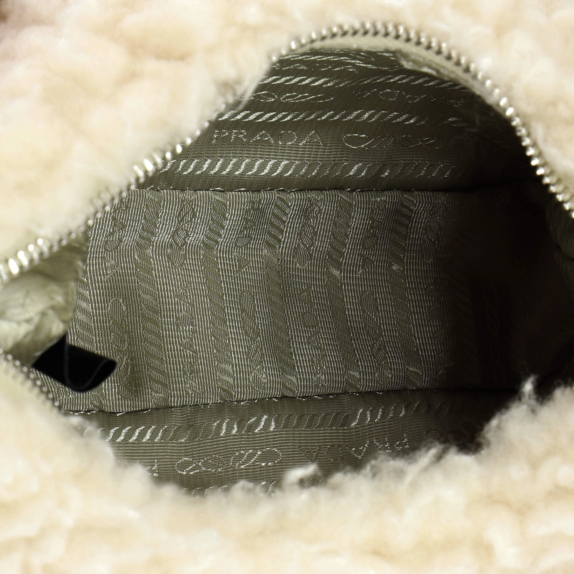 Re-Edition 2005 Shoulder Bag Shearling Small