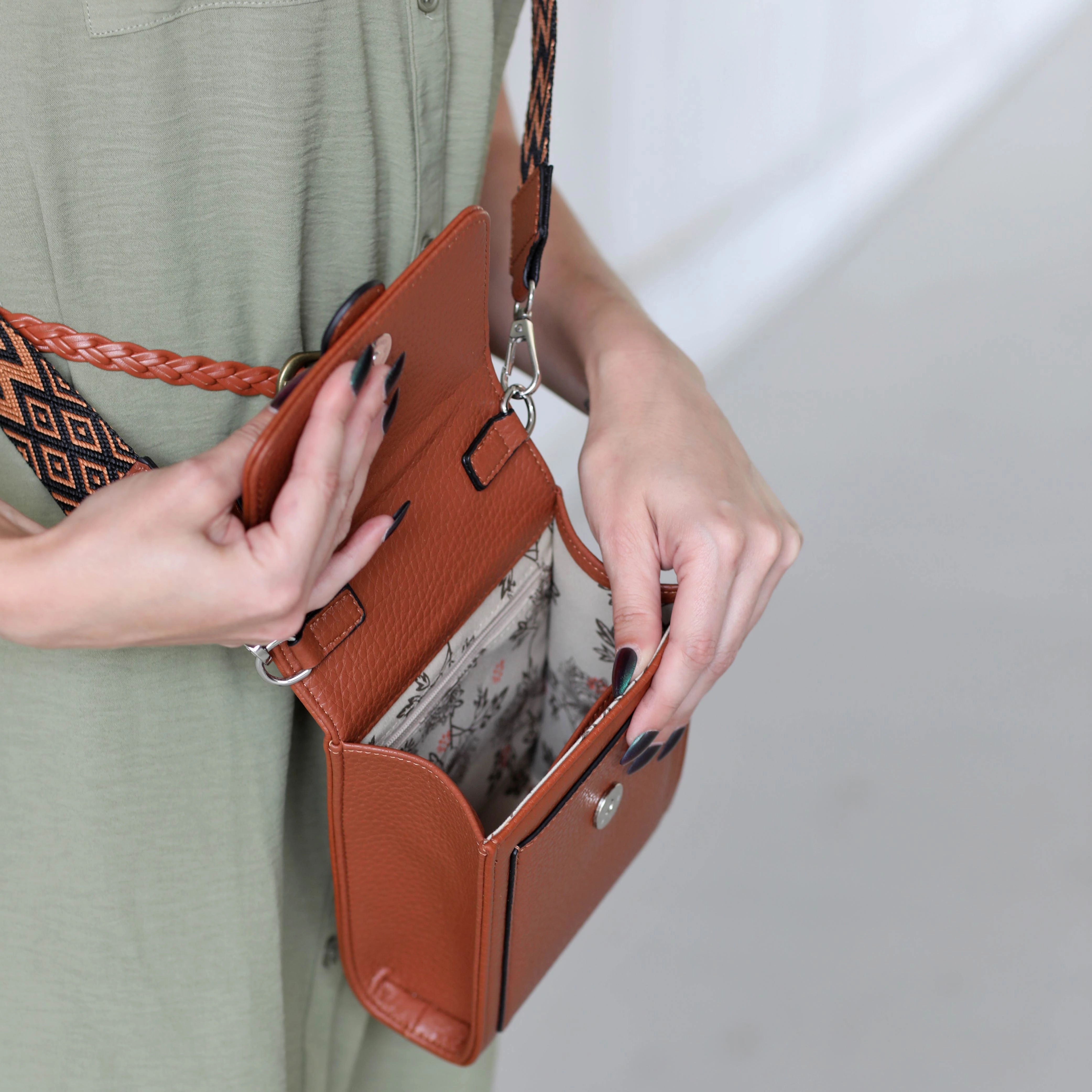 Reba Crossbody