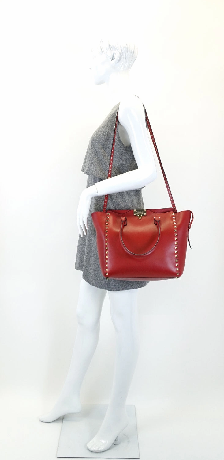 Rockstud Smooth Leather Medium Handbag