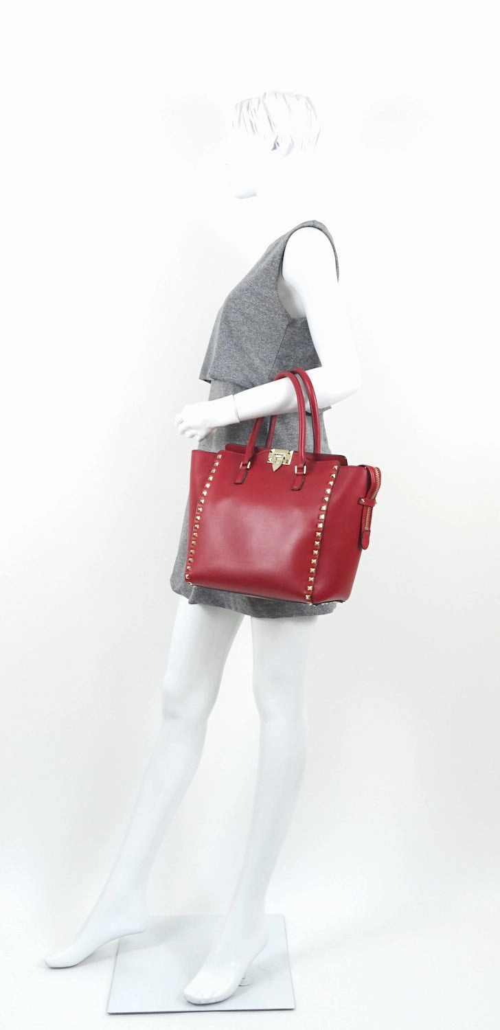 Rockstud Smooth Leather Medium Handbag