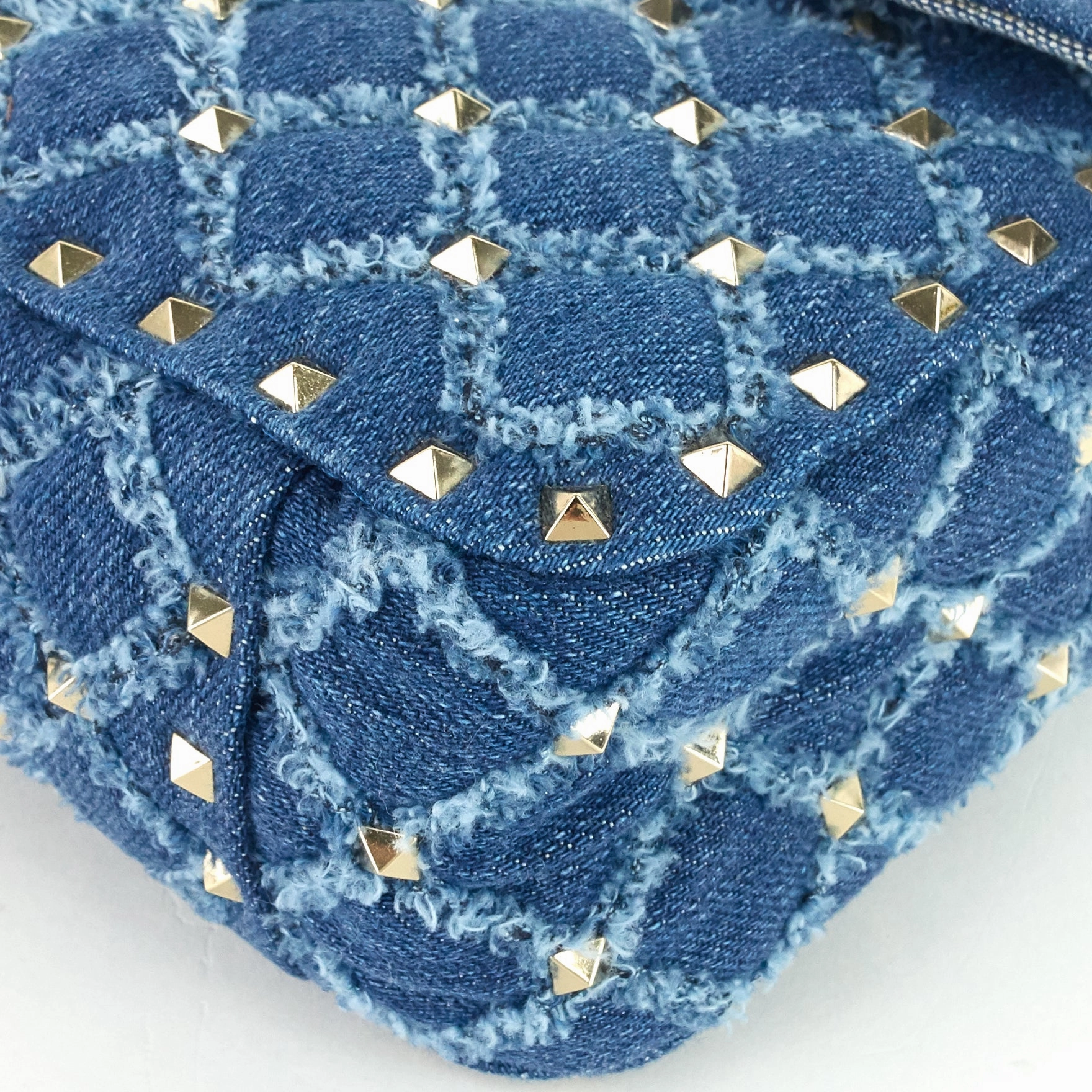 Rockstud Spike Medium Matelass Denim Flap Bag