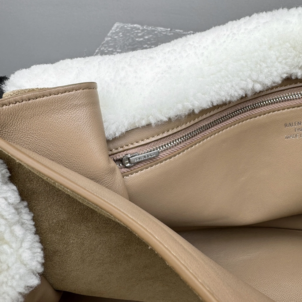 Rodeo Large Shearling-Lined Suede Shoulder Bag Leather Tote Bag for Women