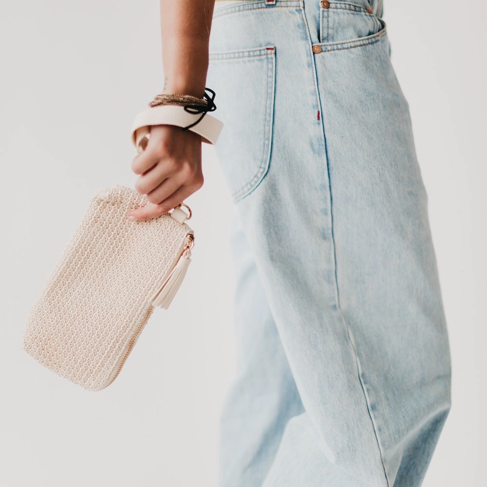 Rome Raffia Clutch Card Holder Wristlet