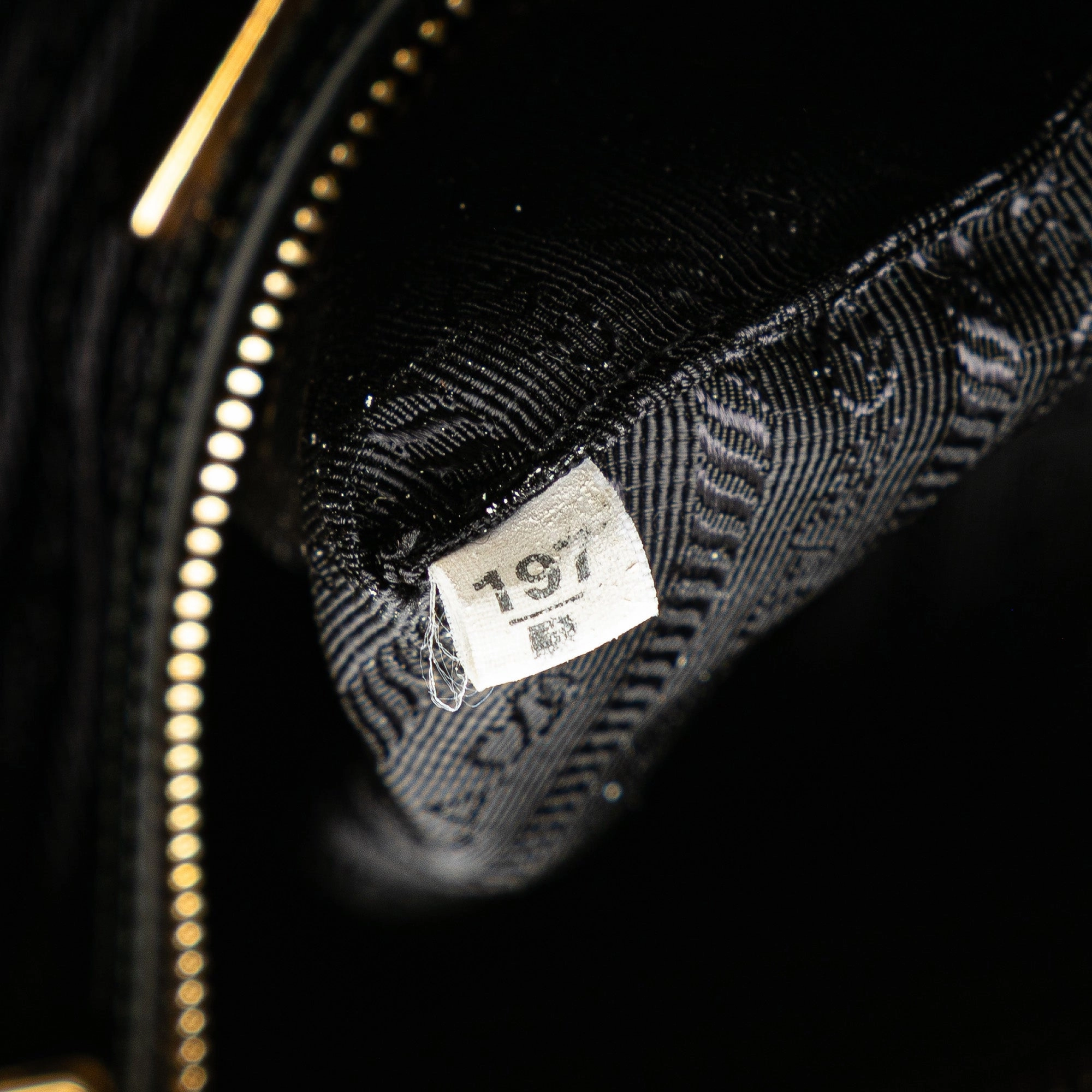 Saffiano Vernice Trimmed Tessuto Shoulder Bag