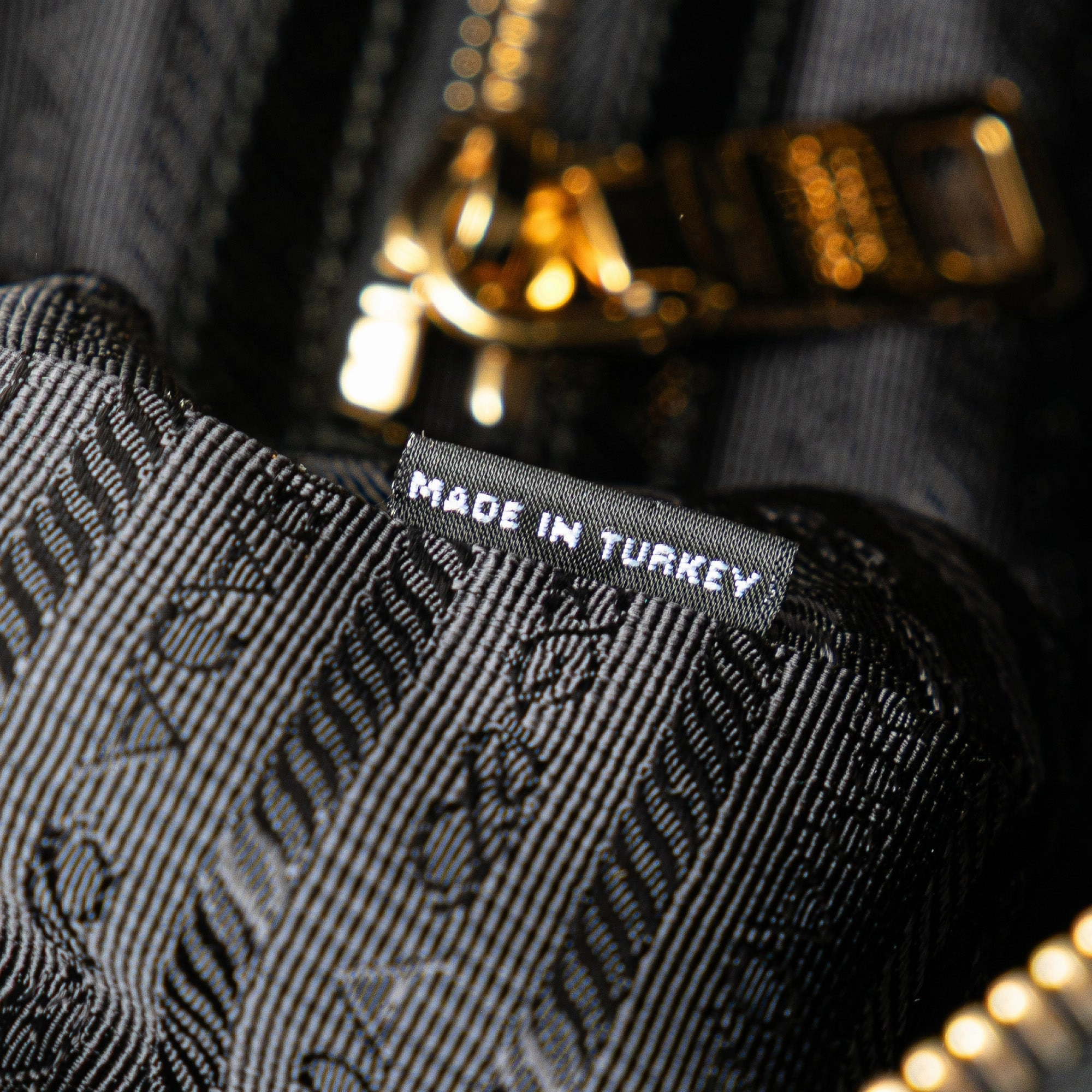 Saffiano Vernice Trimmed Tessuto Shoulder Bag