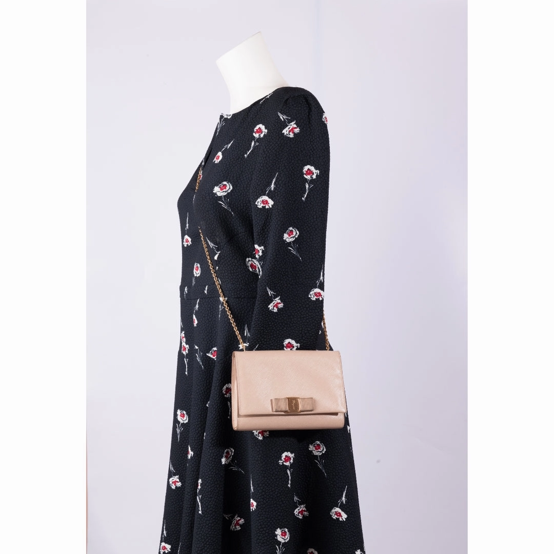 Salvatore Ferragamo Beige Leather Vara Bow Crossbody Bag
