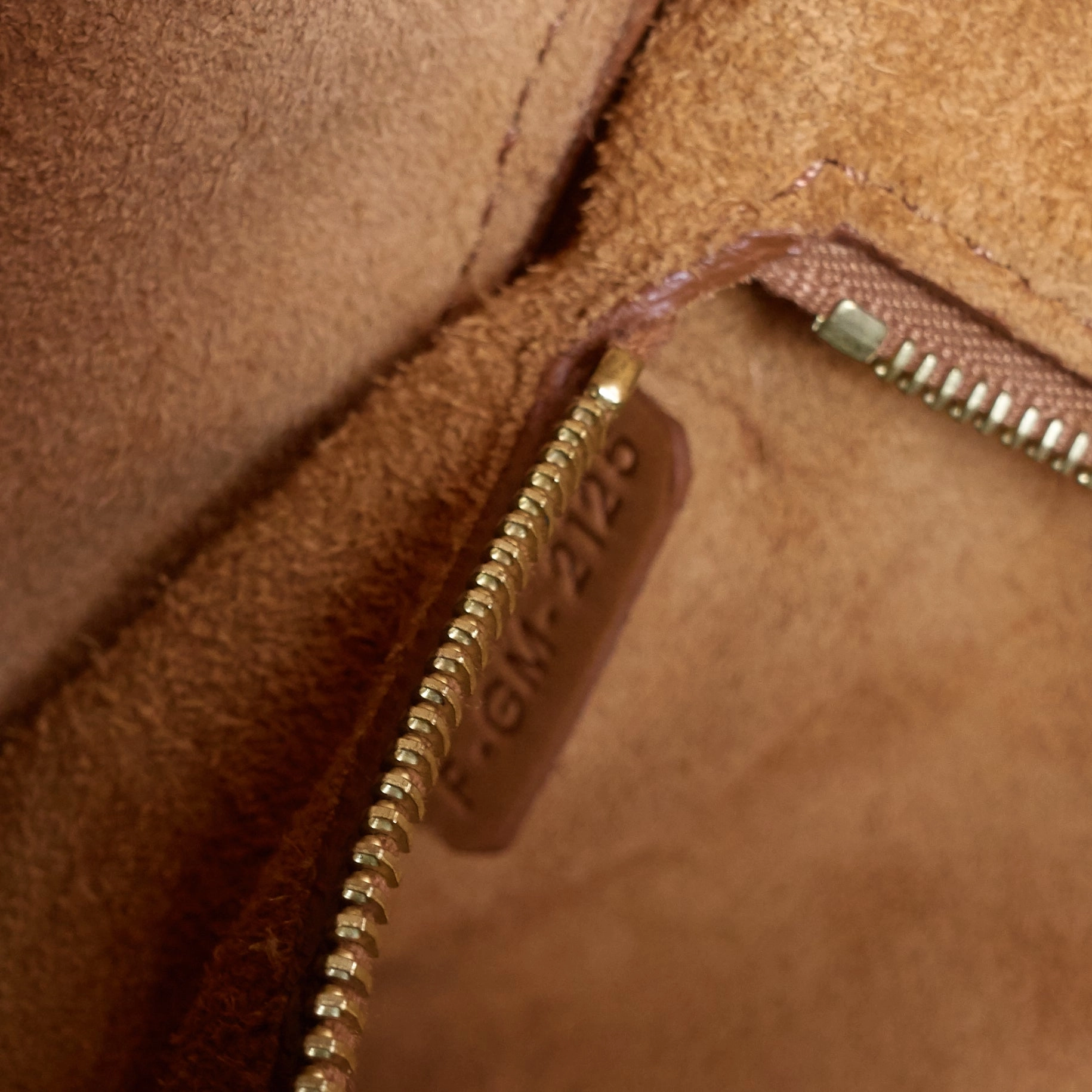 Sangle Large Natural Calfskin Leather Bucket Bag