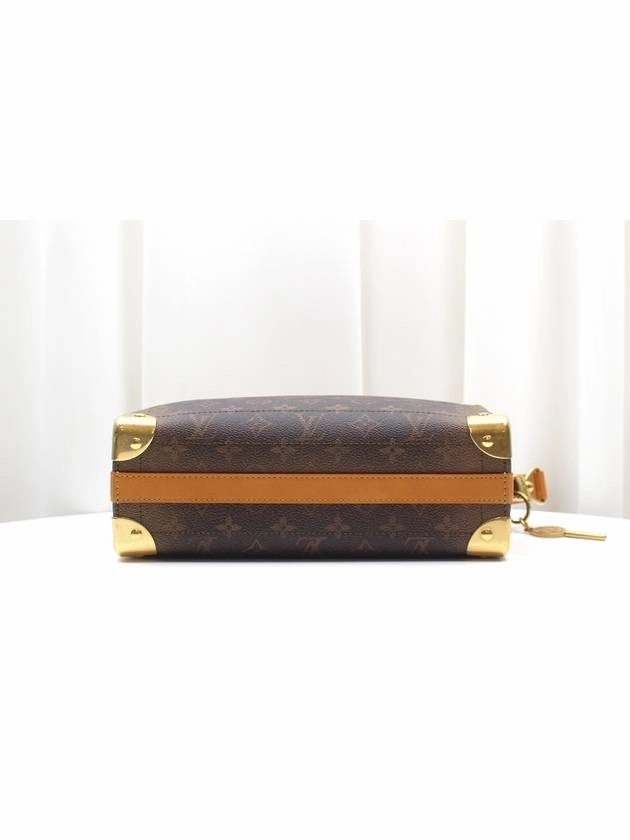 Soul Trunk East West Shoulder Cross Bag M11536