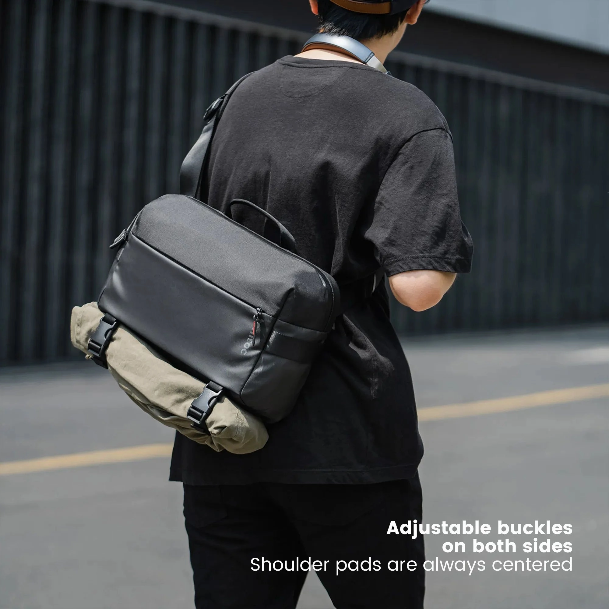 Tomtoc Explorer T21 Laptop Messenger Bag 14-inch - Black