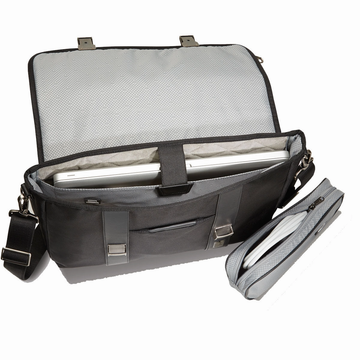 Travelpro Executive Choice 15.6In Messenger Brief