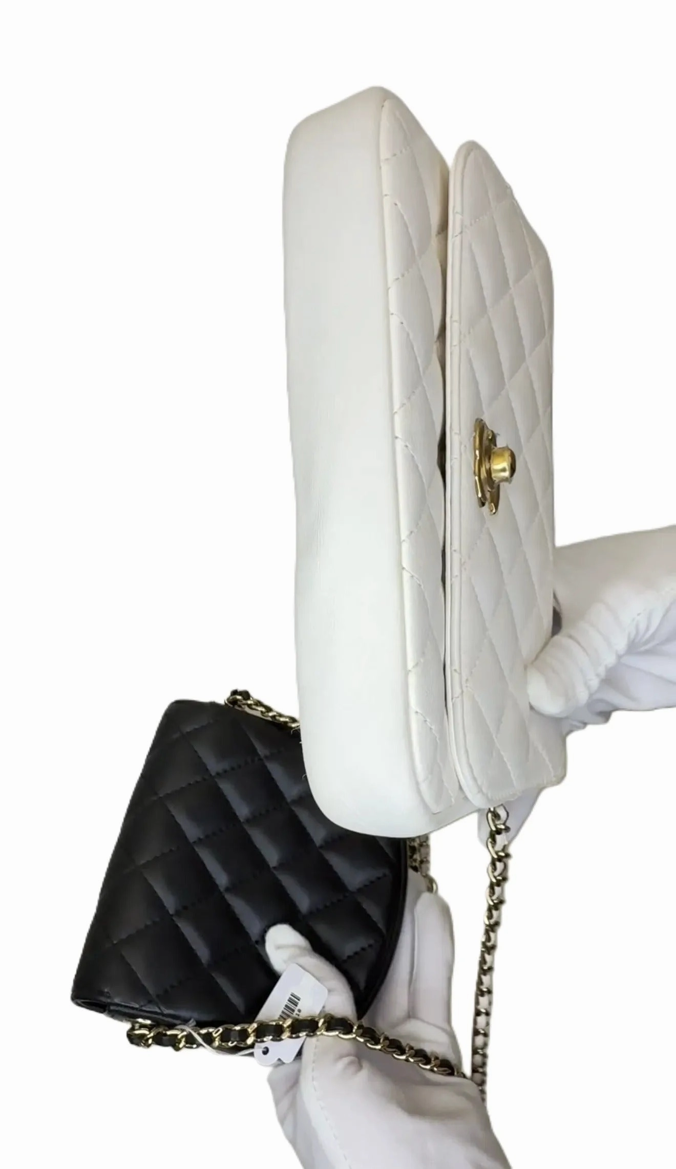 Wallet On Chain Timeless/Classique leather crossbody bag B23-18