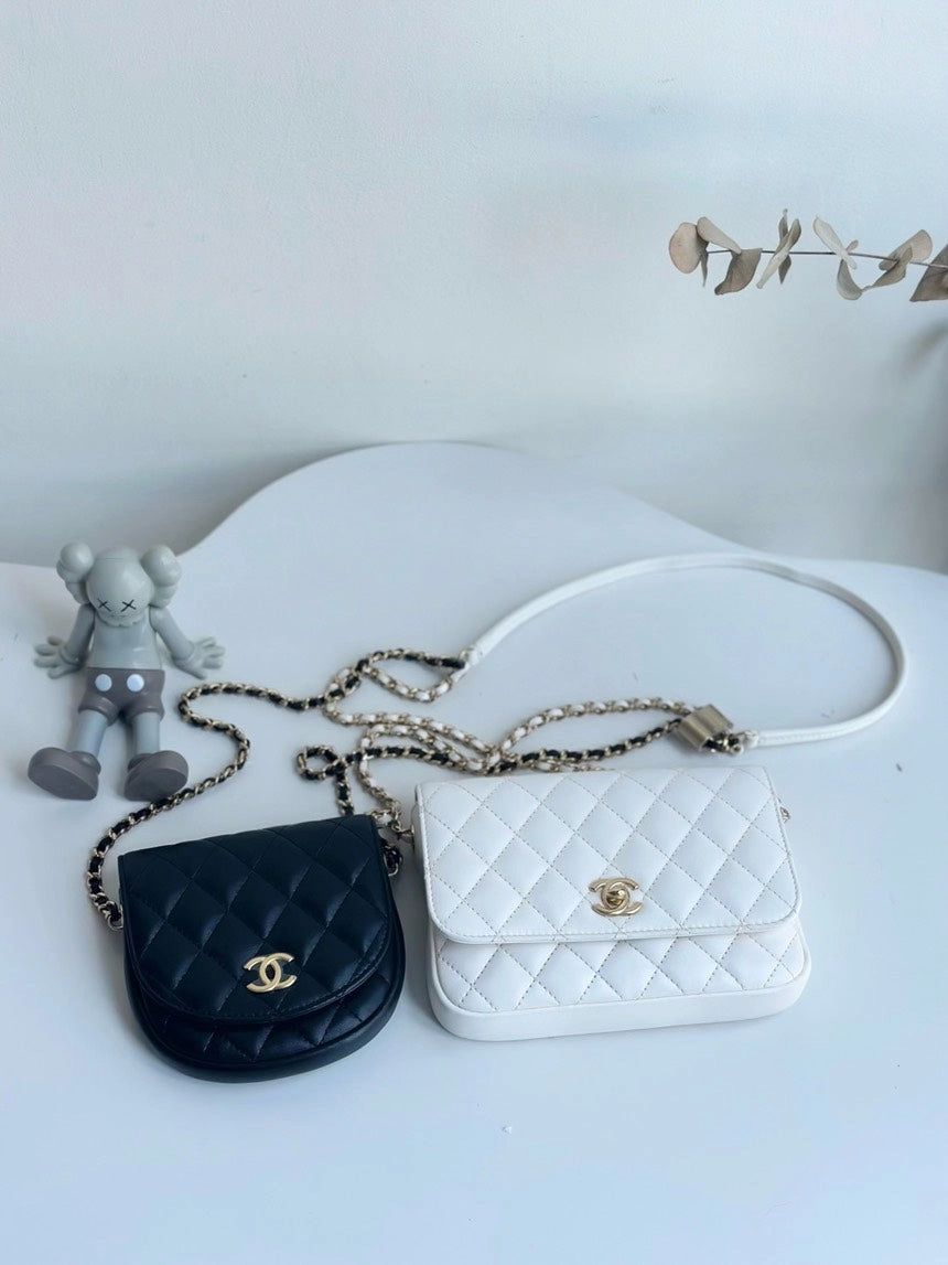 Wallet On Chain Timeless/Classique leather crossbody bag B23-18