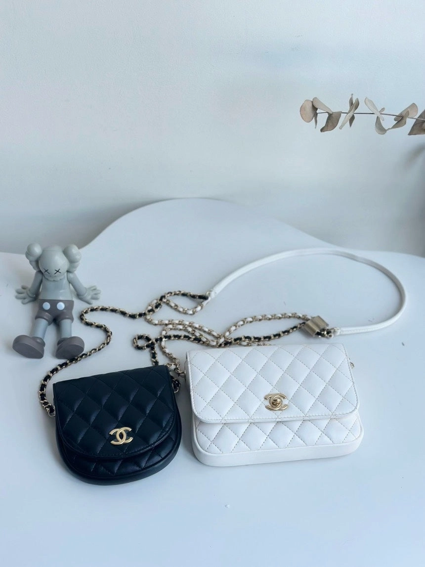Wallet On Chain Timeless/Classique leather crossbody bag B23-18
