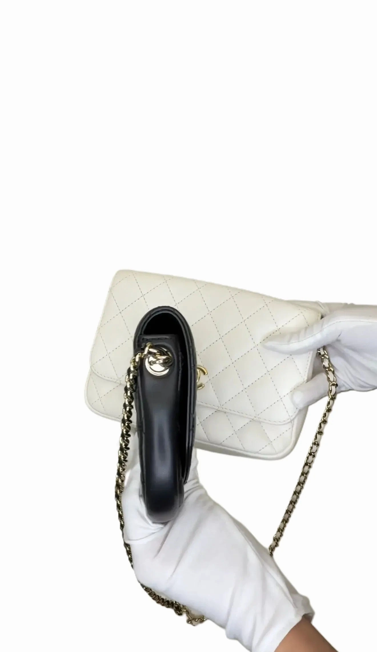 Wallet On Chain Timeless/Classique leather crossbody bag B23-18