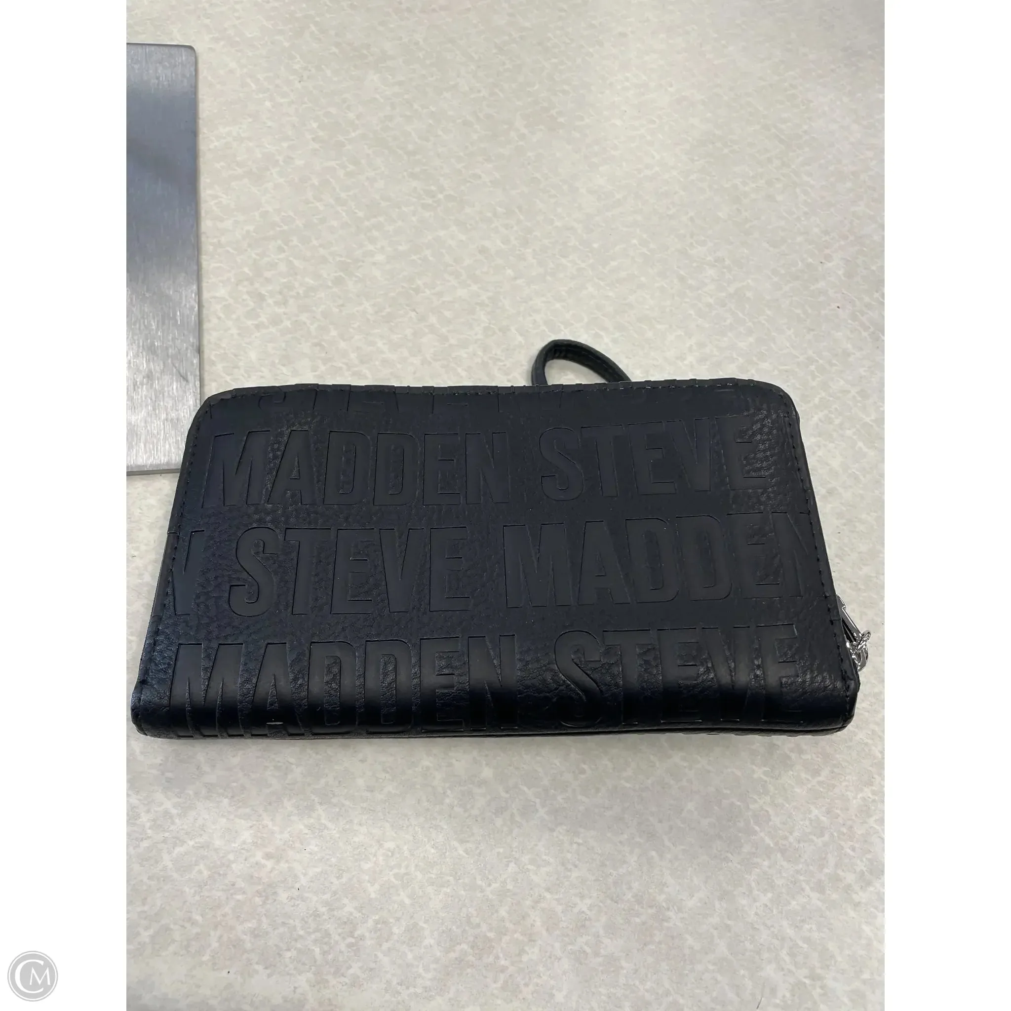 Wristlet By Steve Madden, Size: Medium